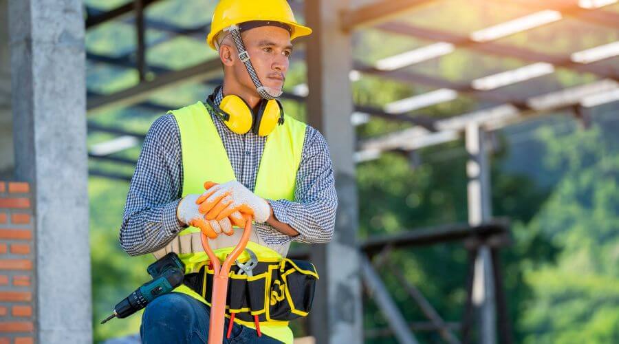 Professional gutter cleaning in Wellpinit, WA